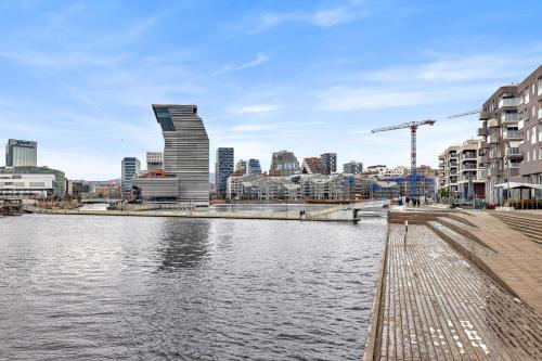 Pemandangan umum bagi Oslo atau pemandangan bandar yang diambil dari apartmen
