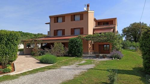 Neue Wohnung In Loborika Mit Großer Terrasse