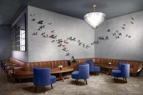 Hotel Van Zandt Image