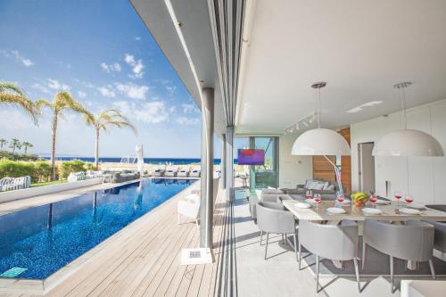 Fotografie z fotogalerie ubytování Haus In Paralimni Mit Großem Patio v destinaci Paralimni