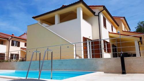 Ferienhaus In Banjole Mit Privatem Pool