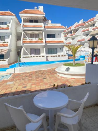 Las Floritas Pool And Terrace Las Americas
