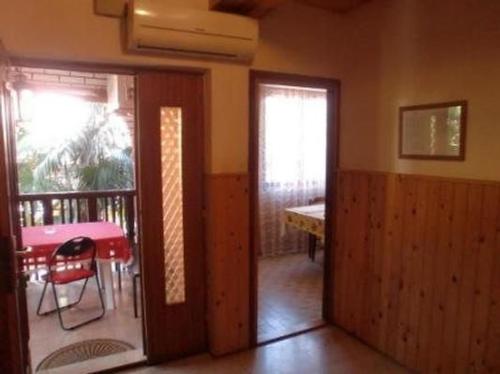 Große Ferienwohnung In Novigrad Mit Schönem Garten