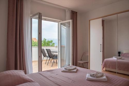 Sea View Family Apartment with Large Terrace & Free Parking