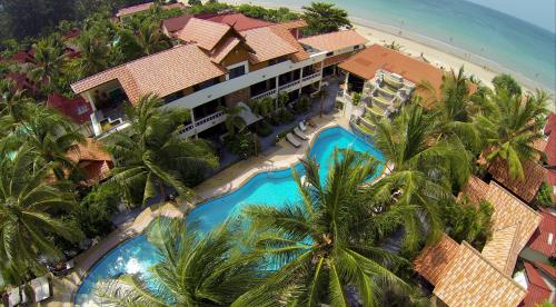 Kolam renang di atau di dekat Laguna Beach Club Resort