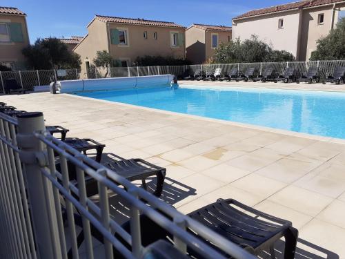 Sous Le Soleil Des Alpilles