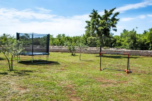 Villa Jolanda for 4 people near Rovinj with private pool, kids playground & large garden - only 850 m from beach