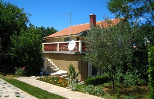 Schönes Apartment In Šilo Mit Privatem Parkplatz