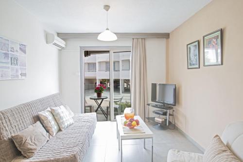 Fotografie z fotogalerie ubytování Helle Ferienwohnung Mit Balkon v destinaci Ayia Napa