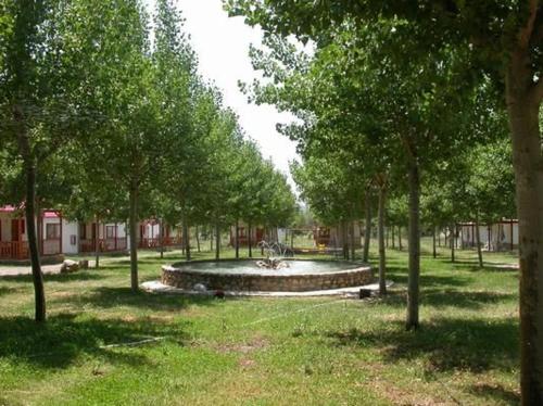 Taman di luar Gemütlicher Ferienbungalow Isabena