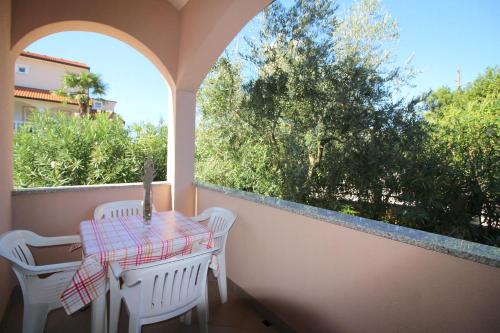 Ferienwohnung Iko 2 In Porec Mit Terrasse