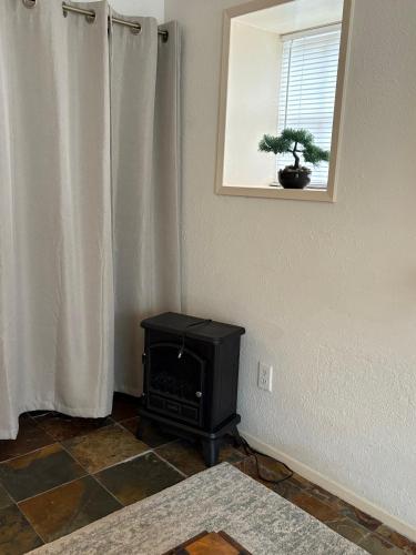TV/Unterhaltungsangebot in der Unterkunft Seattle-Queen Anne--7 BR 3 BA--One Block to SPU