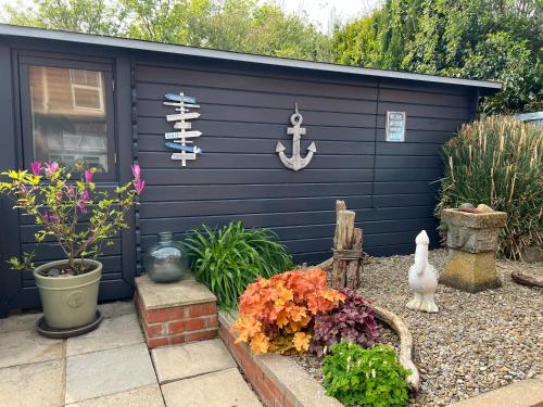 Overdale Guesthouse and Free Parking photo 72