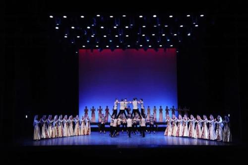 a group of people standing on a stage at Pierre in Montoire-sur-le-Loir