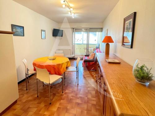 quartier plage de la corniche 1 chambre parking