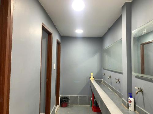 Et badeværelse på Châu Đốc - Hanif Glamping