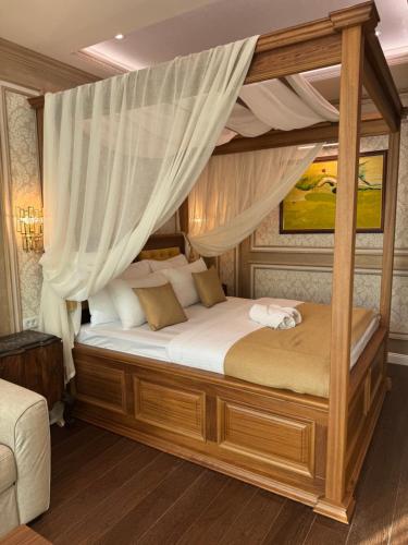 Postel nebo postele na pokoji v ubytování Hotel Kerber