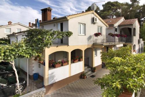 Ferienwohnung Pineta 1 Mit Terrasse In Strandnähe