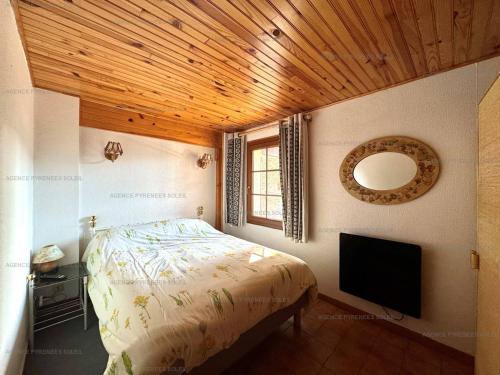 Postel nebo postele na pokoji v ubytování Chalet 4 faces 80m² proche lac avec garage - FR-1-295-187