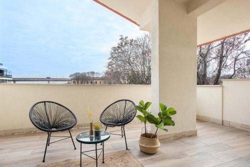 Urban Oasis with Terrace & free Parking, int11