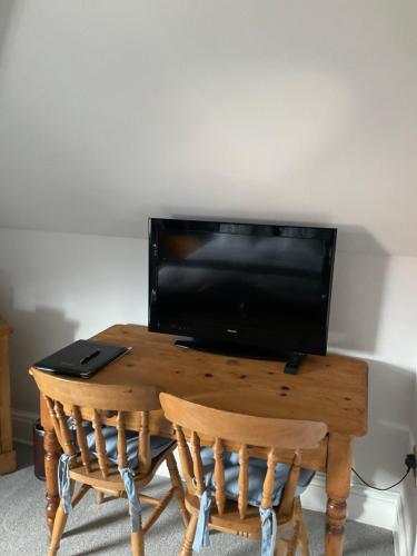 Overdale Guesthouse and Free Parking photo 65
