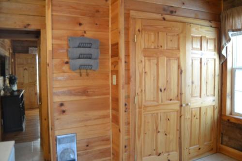 Φωτογραφία από το άλμπουμ του The Willow, Secluded and Cozy country cabin σε Ravenna