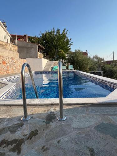 Ảnh trong thư viện ảnh của Maison charme avec piscine privée, près de la mer à Sappounakeika, Tyros ở Sapounakaíika