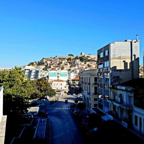 Nespecifikovaný výhled na destinaci Kavala nebo výhled na město při pohledu z apartmánu