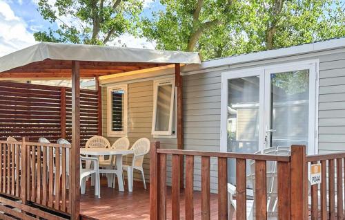 Stunning StaCaravan In Sète