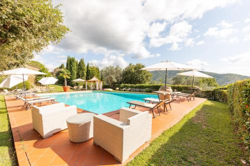 Πισίνα στο ή κοντά στο Borgo Dolci Colline Resort Limonaia