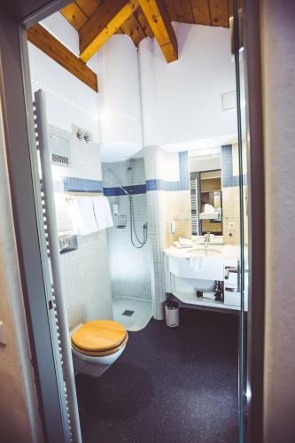 Hotel und Appartementhof Waldeckにあるバスルーム