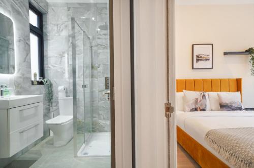 Ванная комната в Stunning Modern London Apartments