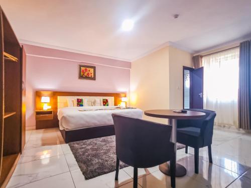Katil atau katil-katil dalam bilik di RHOGEM Hotel
