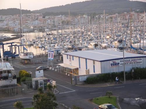 Appartement T2 piscine et parking