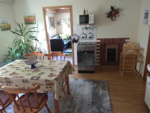 Kuchyň nebo kuchyňský kout v ubytování Ferienwohnung Mit Eigenem Parkplatz