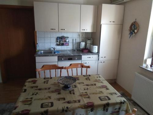 Kuchyň nebo kuchyňský kout v ubytování Ferienwohnung Mit Eigenem Parkplatz