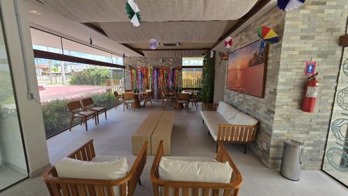 Um restaurante ou outro lugar para comer em Makia Beach Experience by La Playa