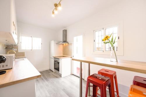 Ca la Abuela 2 bed 1 min from the sea by 10Tosea