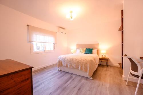 Ca la Abuela 2 bed 1 min from the sea by 10Tosea