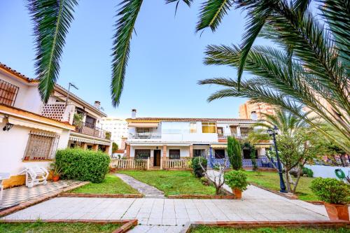 Ca la Abuela 2 bed 1 min from the sea by 10Tosea