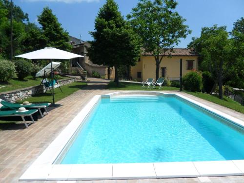 Πισίνα στο ή κοντά στο Ferienwohnung Rose In Cagli