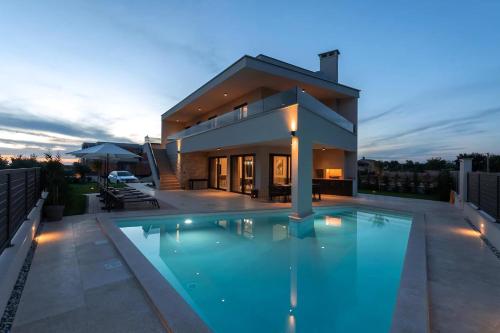 Luxuriöse Villa Perla Mit Pool Und Jacuzzi