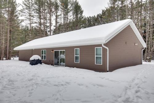 Wisconsin Cabin Hideaway 3 Mi to Lakes semasa musim sejuk