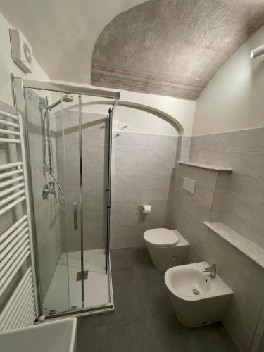 Un baño de Dora apartment