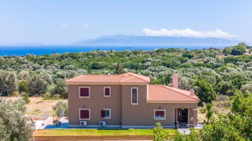 Villa Melina - 4 Bedrooms, Sleeps 9