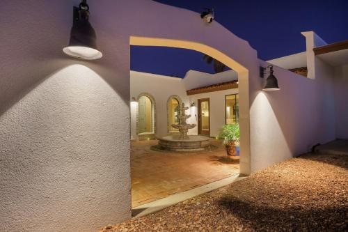 Φωτογραφία από το άλμπουμ του Two Bird Ranch, 5 acre Luxury and Peace Heat Pool σε Τουσόν