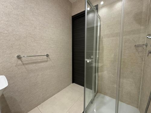 Un baño de Giuliani Seafront Penthouse 15