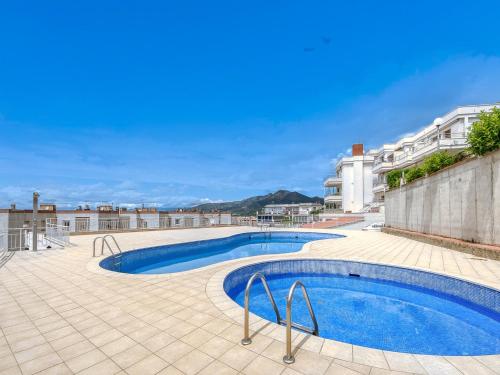 Apartment in Roses near Platja de Roses