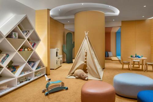 Un lugar para sentarse en Sheraton Hong Kong Tung Chung Hotel