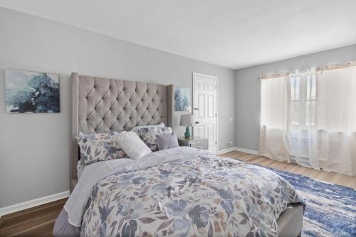 Ένα ή περισσότερα κρεβάτια σε δωμάτιο στο Luxury 2 bedroom apartment in Cincinnati